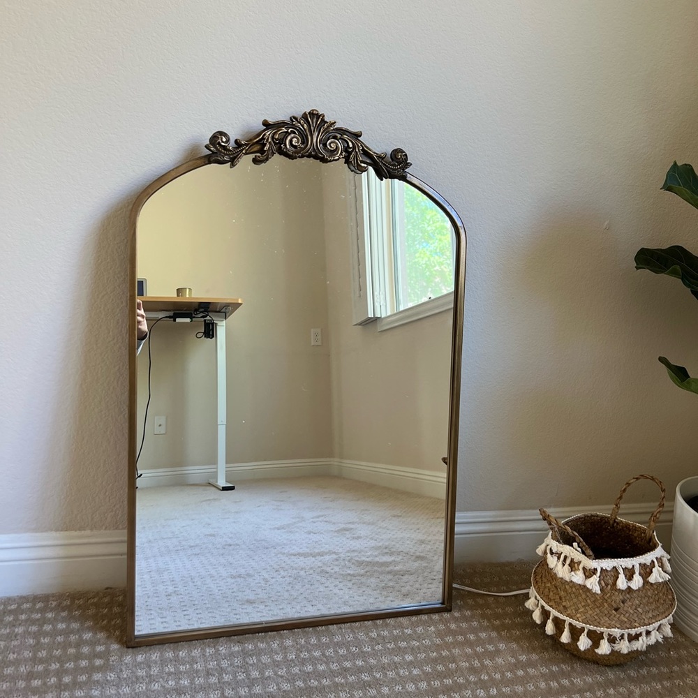 Accent mirror 24 x 36